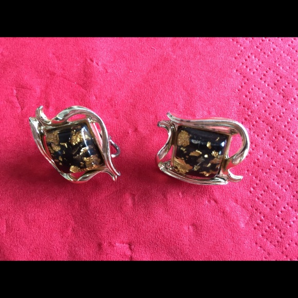 Vintage Coro clip on earrings - Picture 2 of 3
